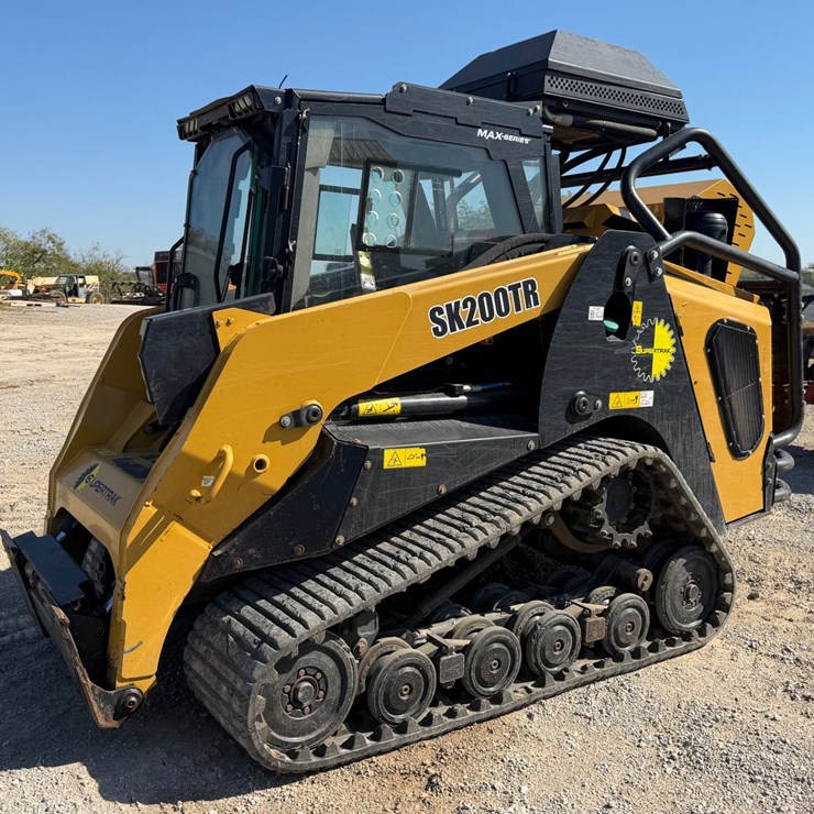 2024 SUPERTRAK SK200TR