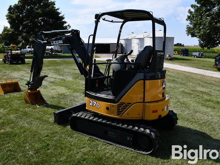 2020-deere-27d-image-7