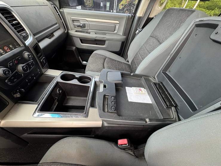 2013-dodge-2500-image-28