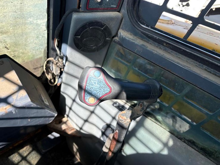 gehl-sl7800-turbo-skidsteer-image-17