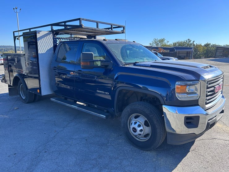 2017-gmc-3500-image-11