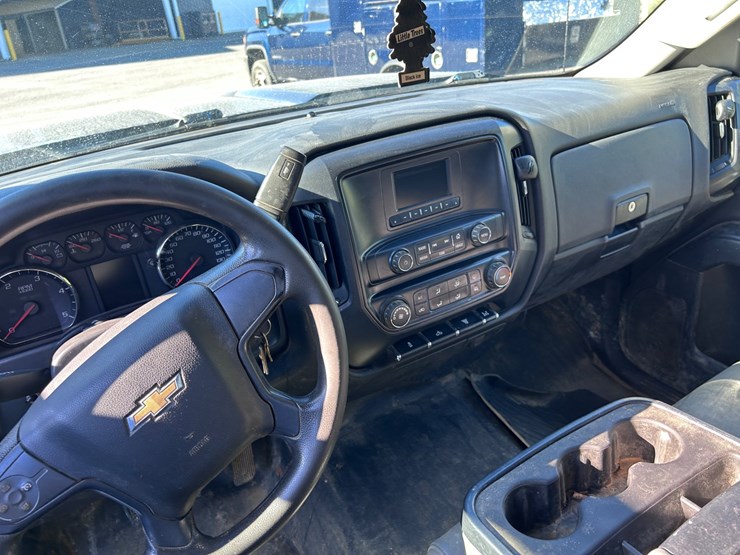 2016-chevrolet-3500-image-39