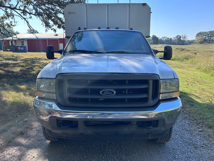 2002-ford-f550-xl-image-12