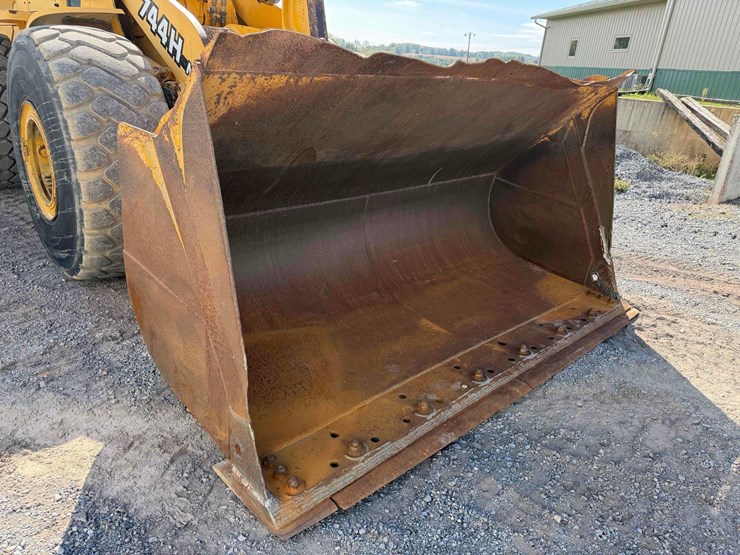 deere-744h-image-4
