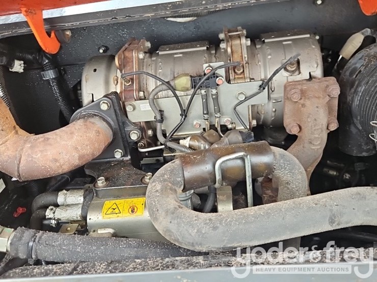 2023-kubota-svl65-2-image-24