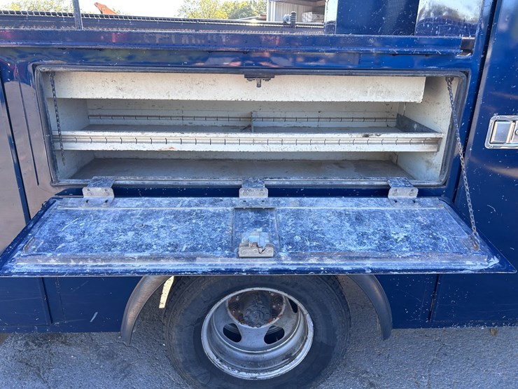 2016-gmc-3500-image-21