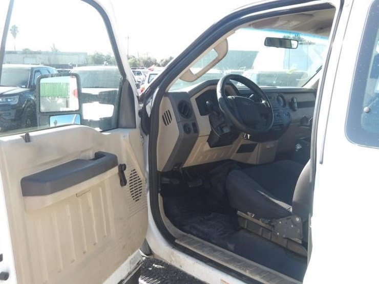 2010-ford-f450-image-14