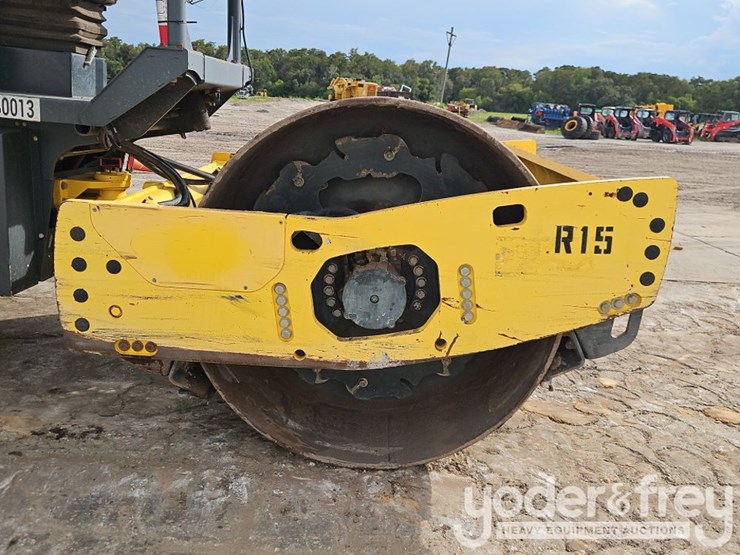 2017-bomag-bw211d-3-image-12