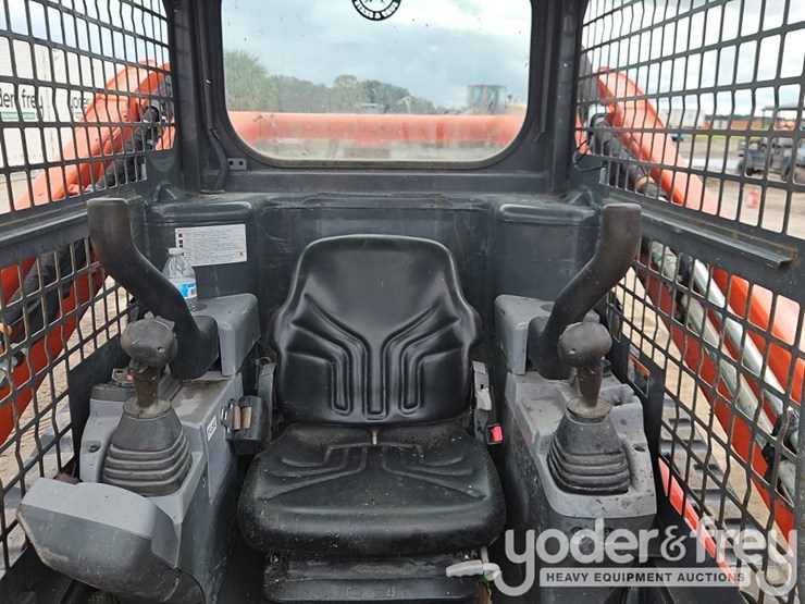 2023-kubota-svl65-2-image-25