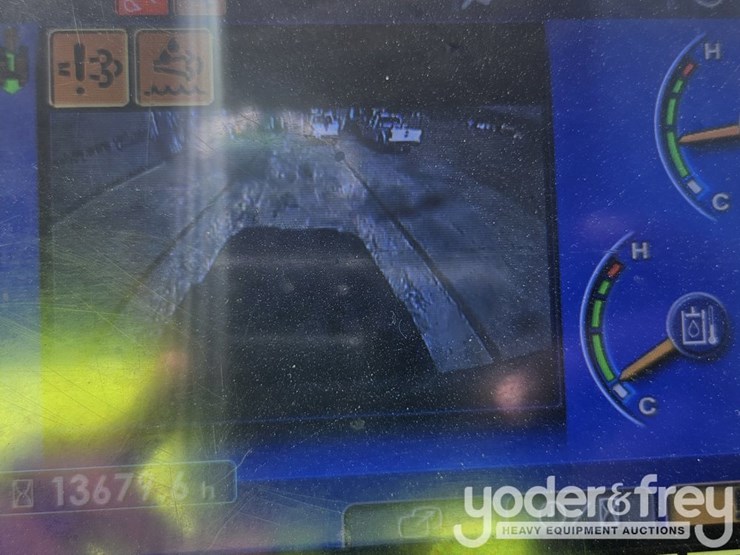 2015-komatsu-pc360-lc-11-image-44