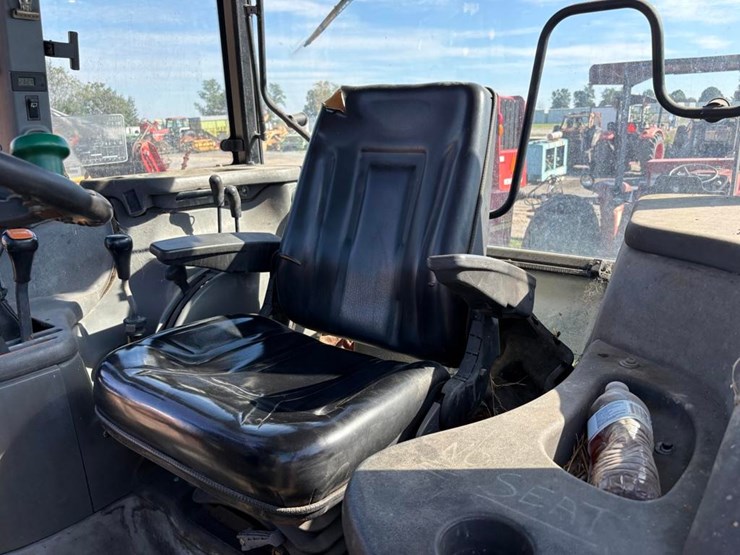 new-holland-ts110-image-21