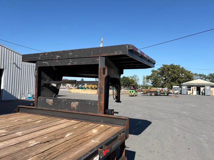 2019-bwise-mfg.-edg28-17-gooseneck-trailer-image-11