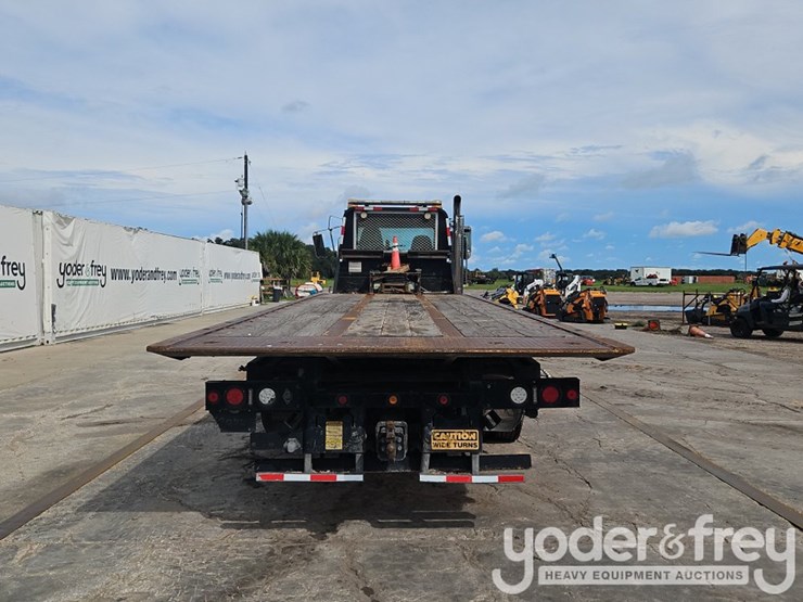 2017-peterbilt-348-image-20