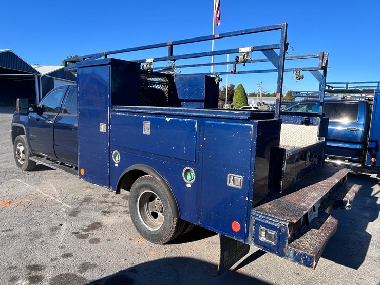 2017-gmc-3500-image-5