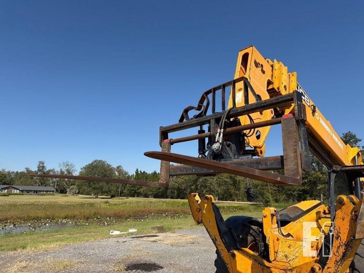 2017-jcb-512-56-image-19