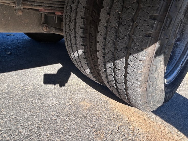 2017-gmc-3500-image-4