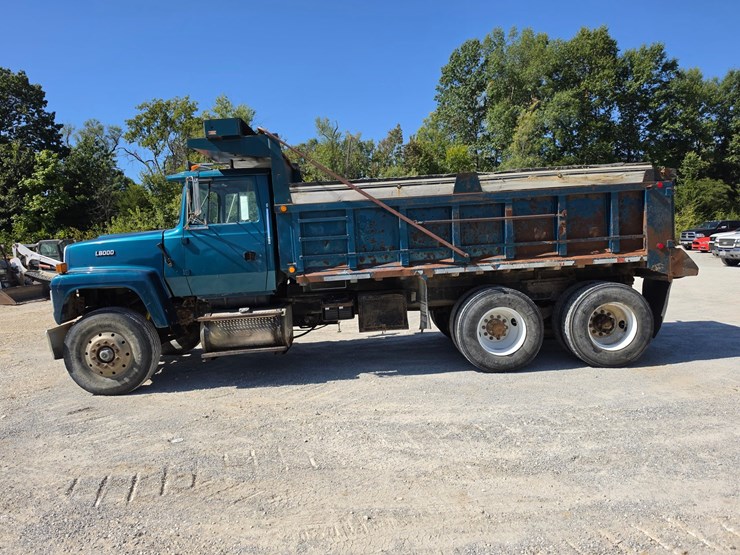 1996-ford-lt8000-image-4