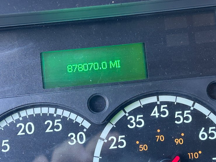 2016-freightliner-cascadia-113-image-41