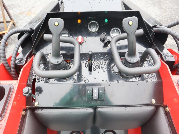 sdlanch-ssl200-skid-steer-loader-image-11
