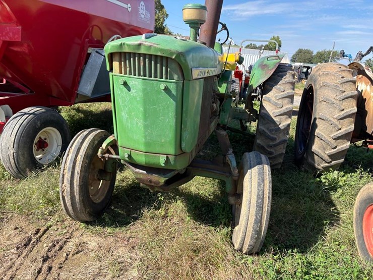 john-deere-3010-image-3