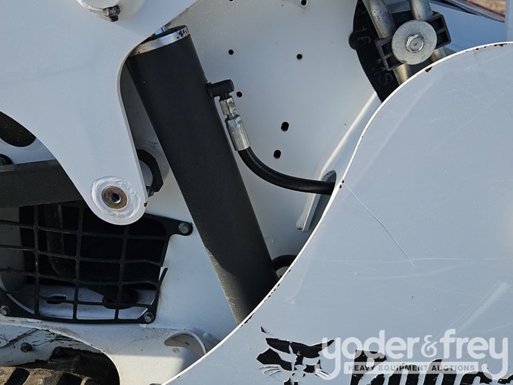 2019-bobcat-t595-image-22