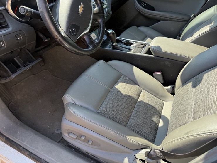 #46833-•-2018-chevrolet-impala-lt-sedan-2g1105s38j9109671-inv#46833-image-40