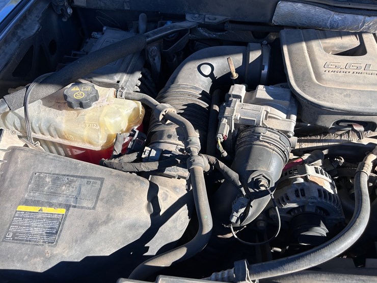 2016-chevrolet-3500-image-45