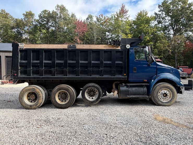 #63-•-2008-international-tri-axle-dump-truck-image-9