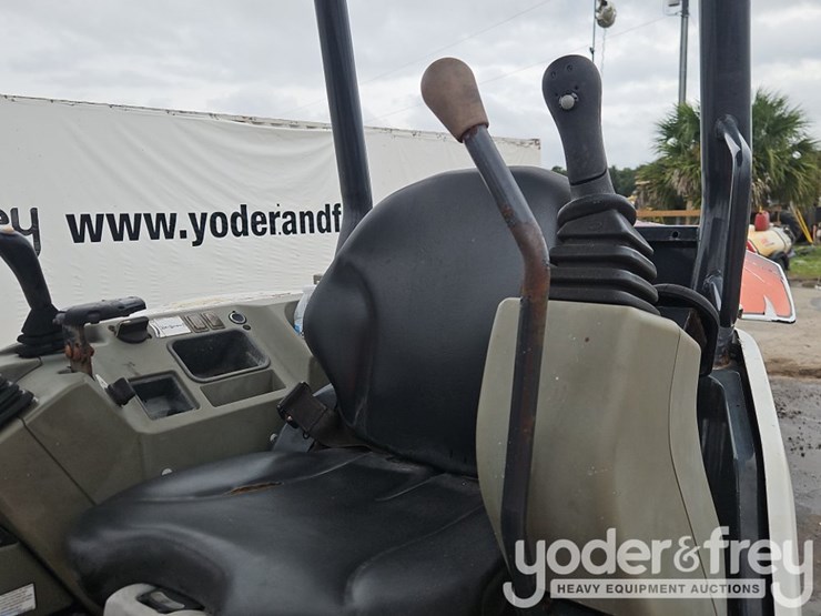 2020-bobcat-e32-image-30