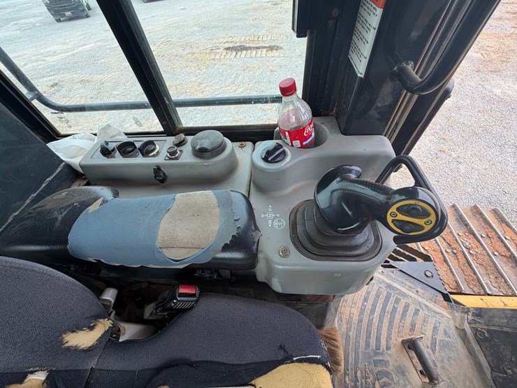 2018-komatsu-d51pxi-24-image-23