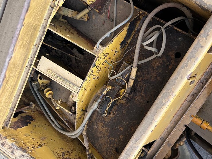 etnyre-chipspreader-image-43