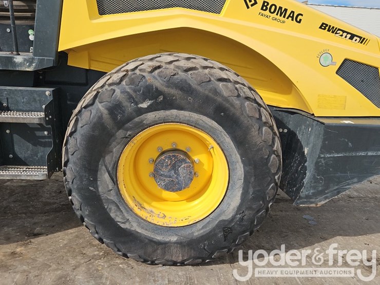 2017-bomag-bw211d-3-image-11