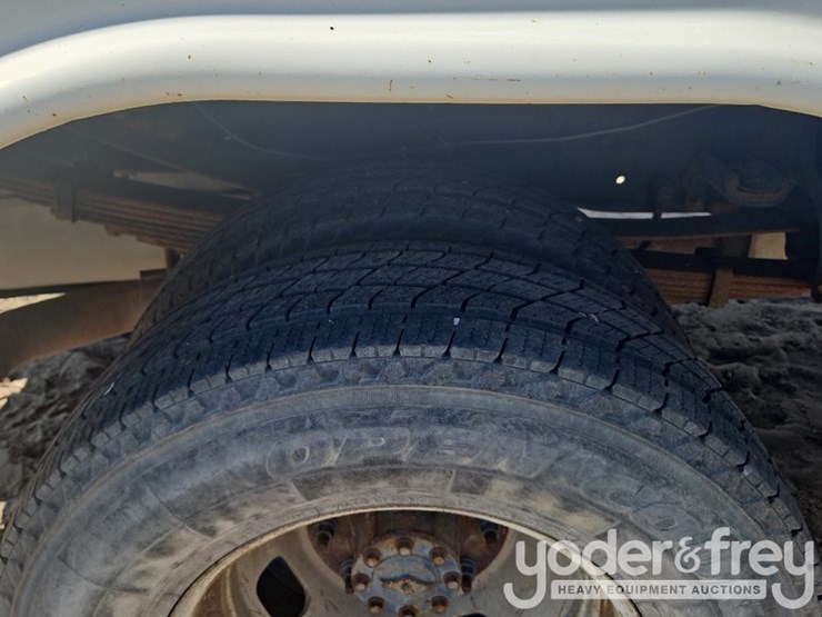 2014-ford-f350-xl-image-11