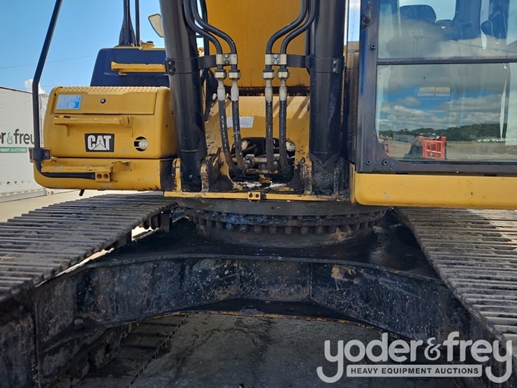 2019-caterpillar-336-image-22