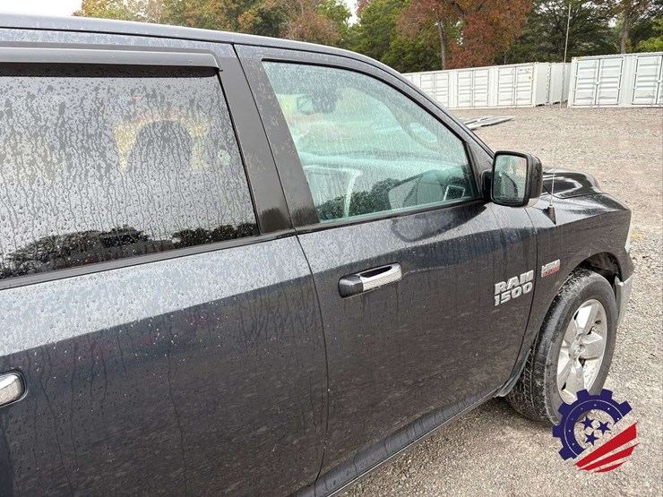 2016-dodge-1500-image-27