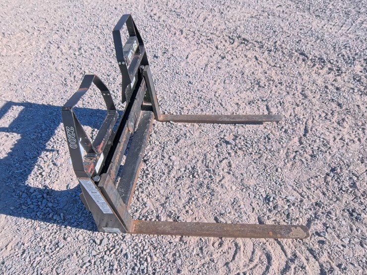 #2097-•-woods-2200-pallet-forks-image-2