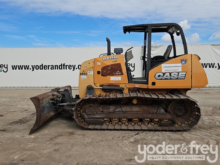 2016-case-850m-image-3