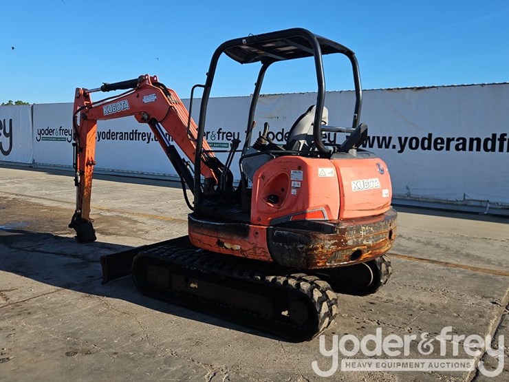 2017-kubota-kx040-4-image-4