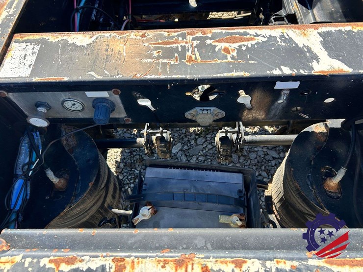 2012-trail-king-tk70hdg-image-56