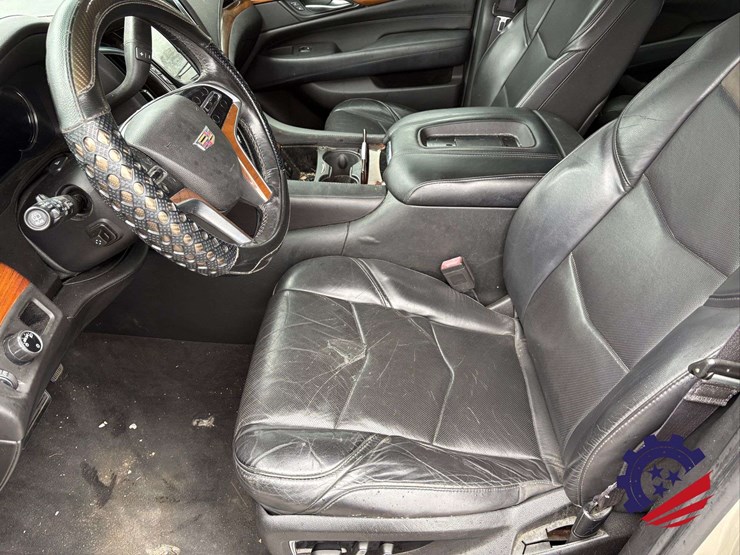 2017-cadillac-escalade-esv-luxury-image-64