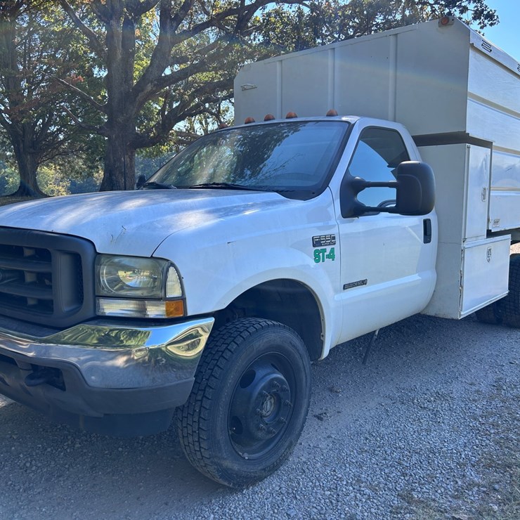 2002 FORD F550 XL
