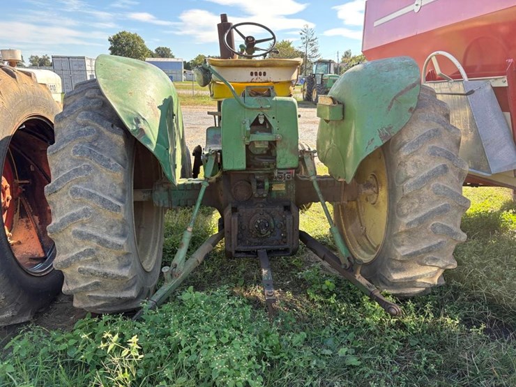 john-deere-3010-image-12