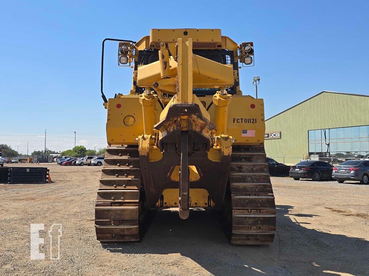 2013-caterpillar-d8t-image-8