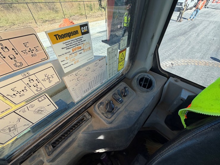 2018-caterpillar-305.5e2-image-28