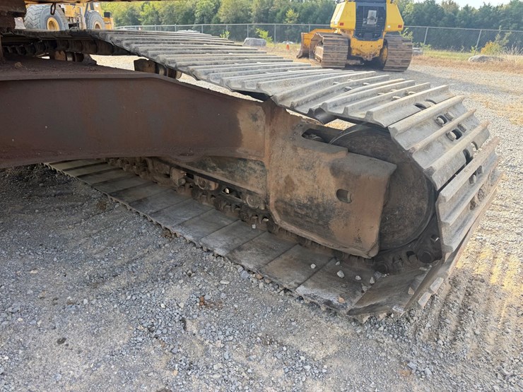 2012-komatsu-pc210-lc-10-image-22