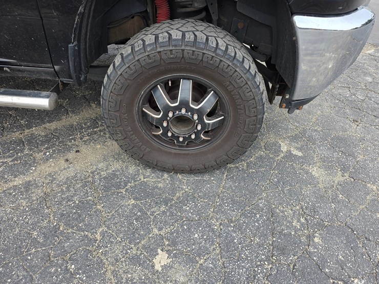 2015-dodge-3500-image-36