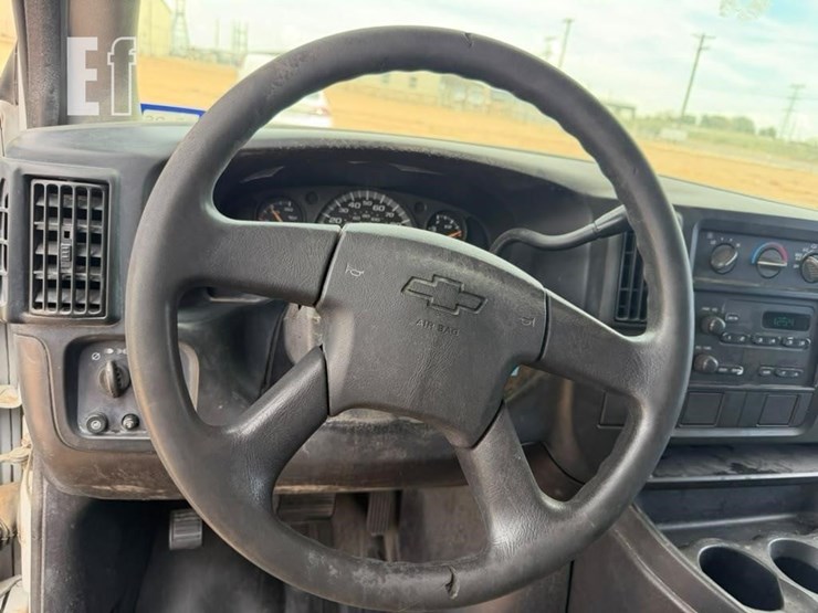 2005-chevrolet-express-1500-image-10