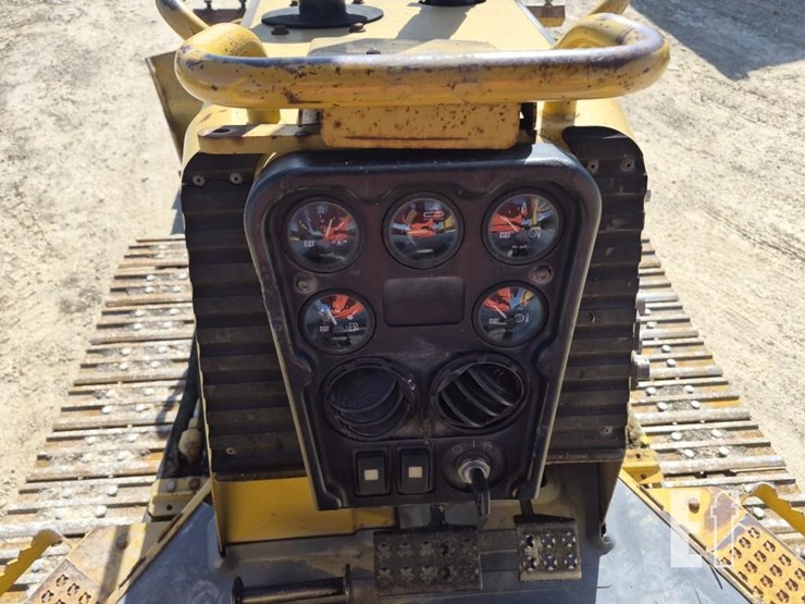 2003-caterpillar-d4g-xl-image-15
