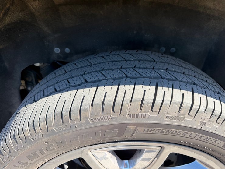 2015-chevrolet-tahoe-ltz-image-14