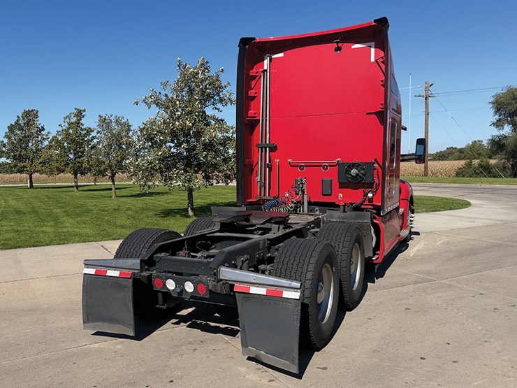 2021-kenworth-t680-image-2